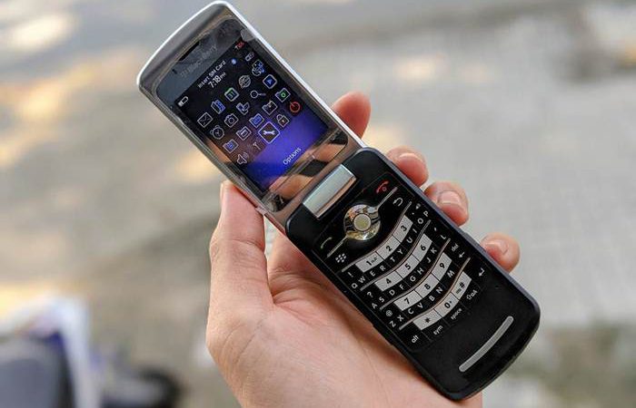 BlackBerry 8220 Flip